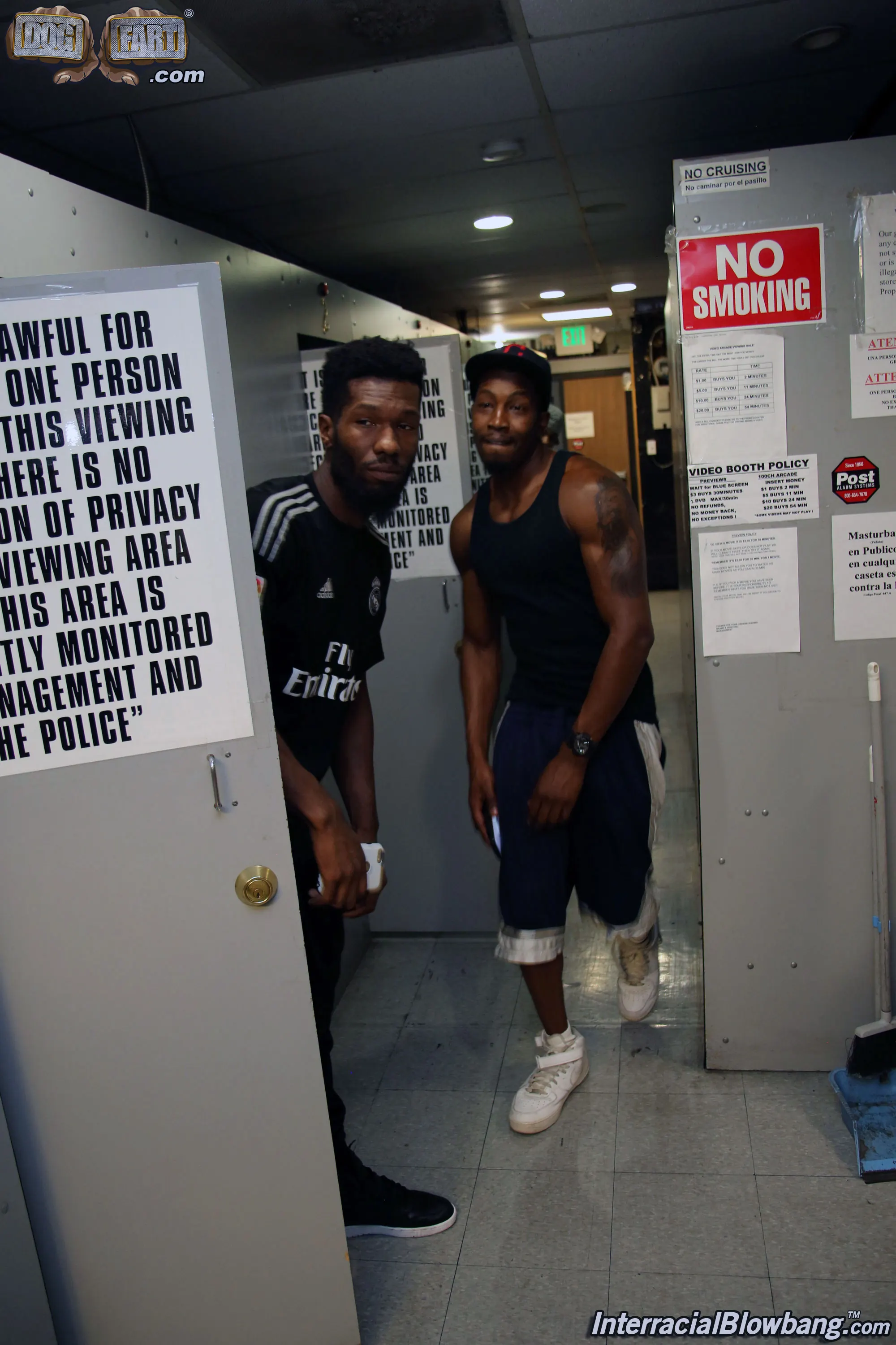 Dogfart '- Interracial Blowbang' starring Alexa Grace (Photo 4)