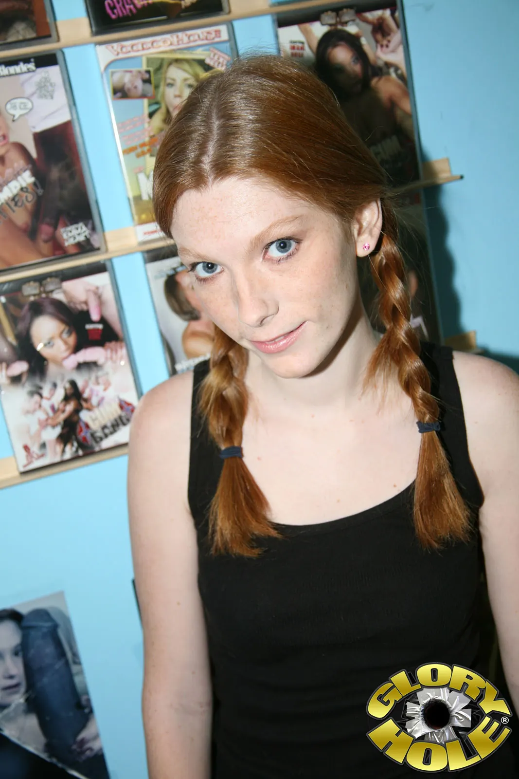 Dogfart '- Glory Hole' protagonizando Amelia Rose (foto 3)