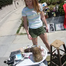 Ami Emerson en - Interracial Pickups (foto 1) Ami Emerson en 'Dogfart' - Interracial Pickups (Miniatura 1)