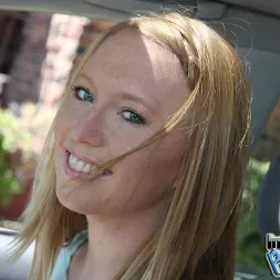 Ami Emerson en - Interracial Pickups (foto 5) Ami Emerson en 'Dogfart' - Interracial Pickups (Miniatura 5)