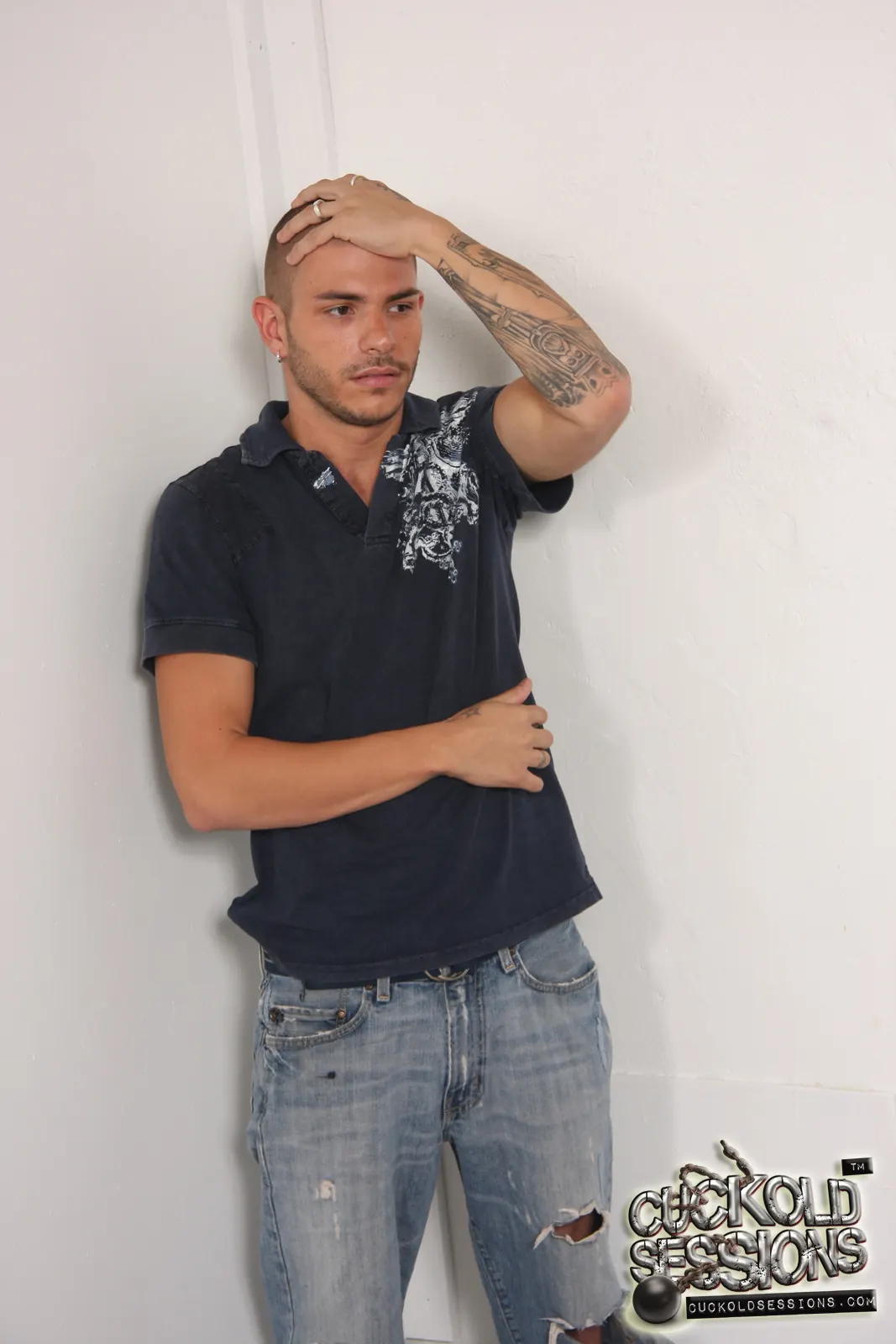 Andi Anderson en '- Cuckold Sessions' from 'Dogfart' (foto 9) Dogfart '- Cuckold Sessions' protagonizando Andi Anderson (foto 9)