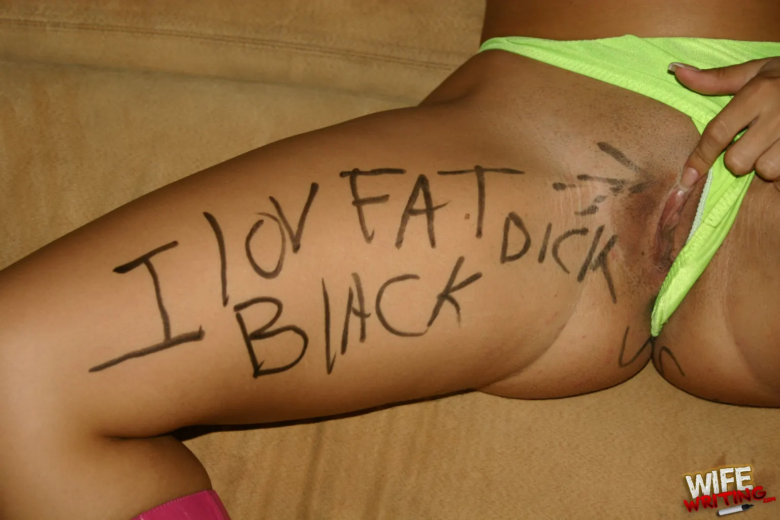 Avey Lee Roth in '- Wife Writing' from 'Dogfart' (Photo 2) Dogfart '- Wife Writing' starring Avey Lee Roth (Photo 2)