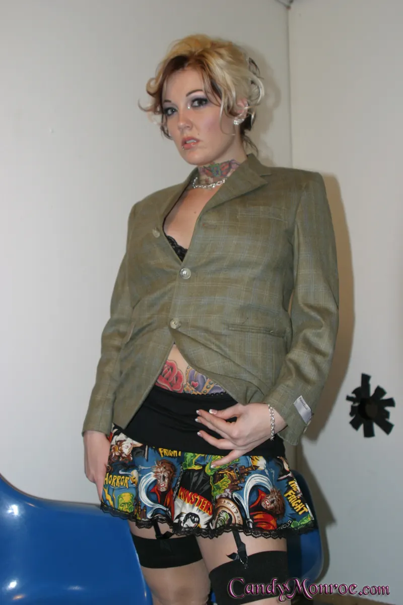 Candy Monroe en 'Candy Monroe' from 'Dogfart' (foto 3) Dogfart 'Candy Monroe' protagonizando Candy Monroe (foto 3)