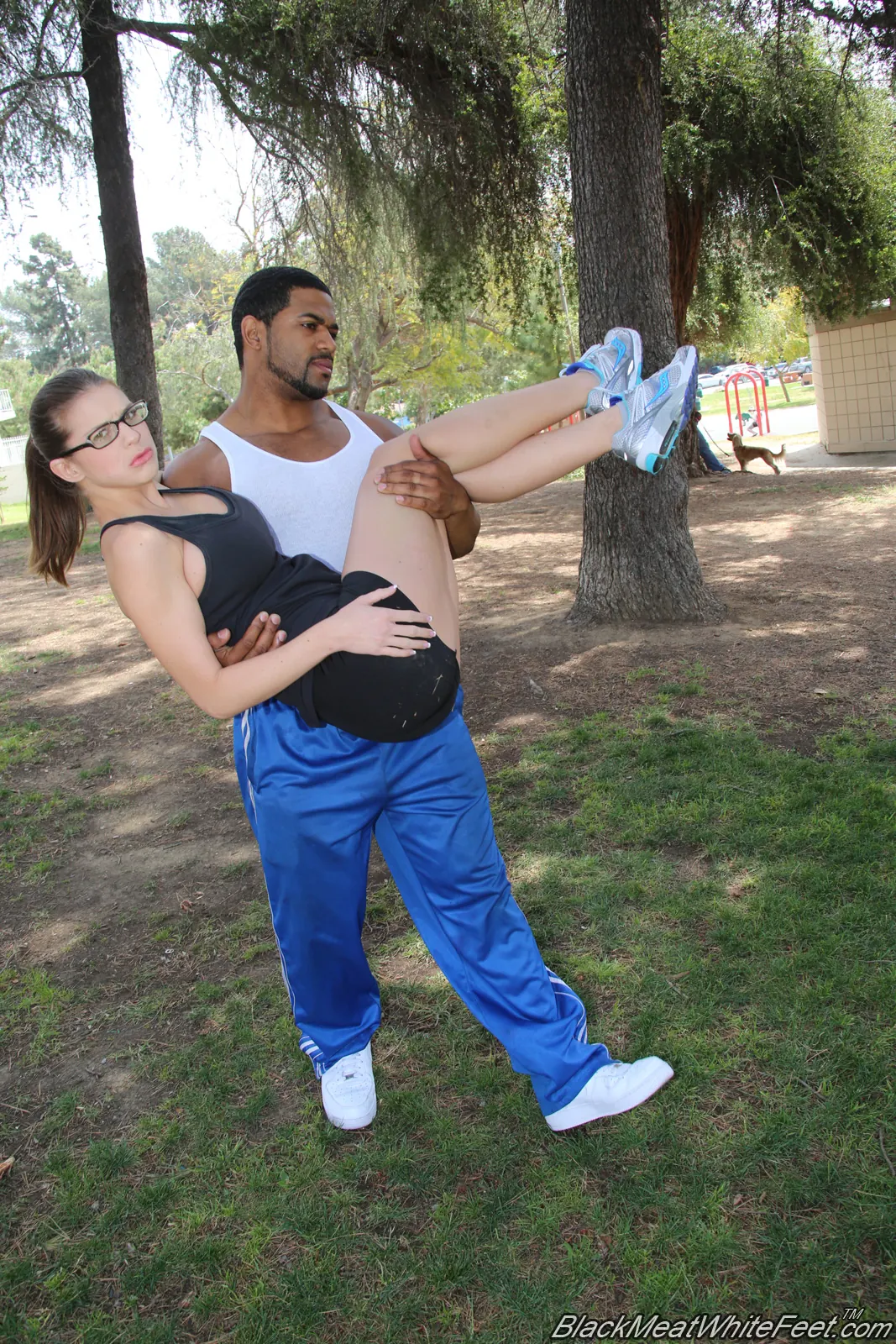 Brooklyn Chase en '- Black Meat White Feet' from 'Dogfart' (foto 4) Dogfart '- Black Meat White Feet' protagonizando Brooklyn Chase (foto 4)