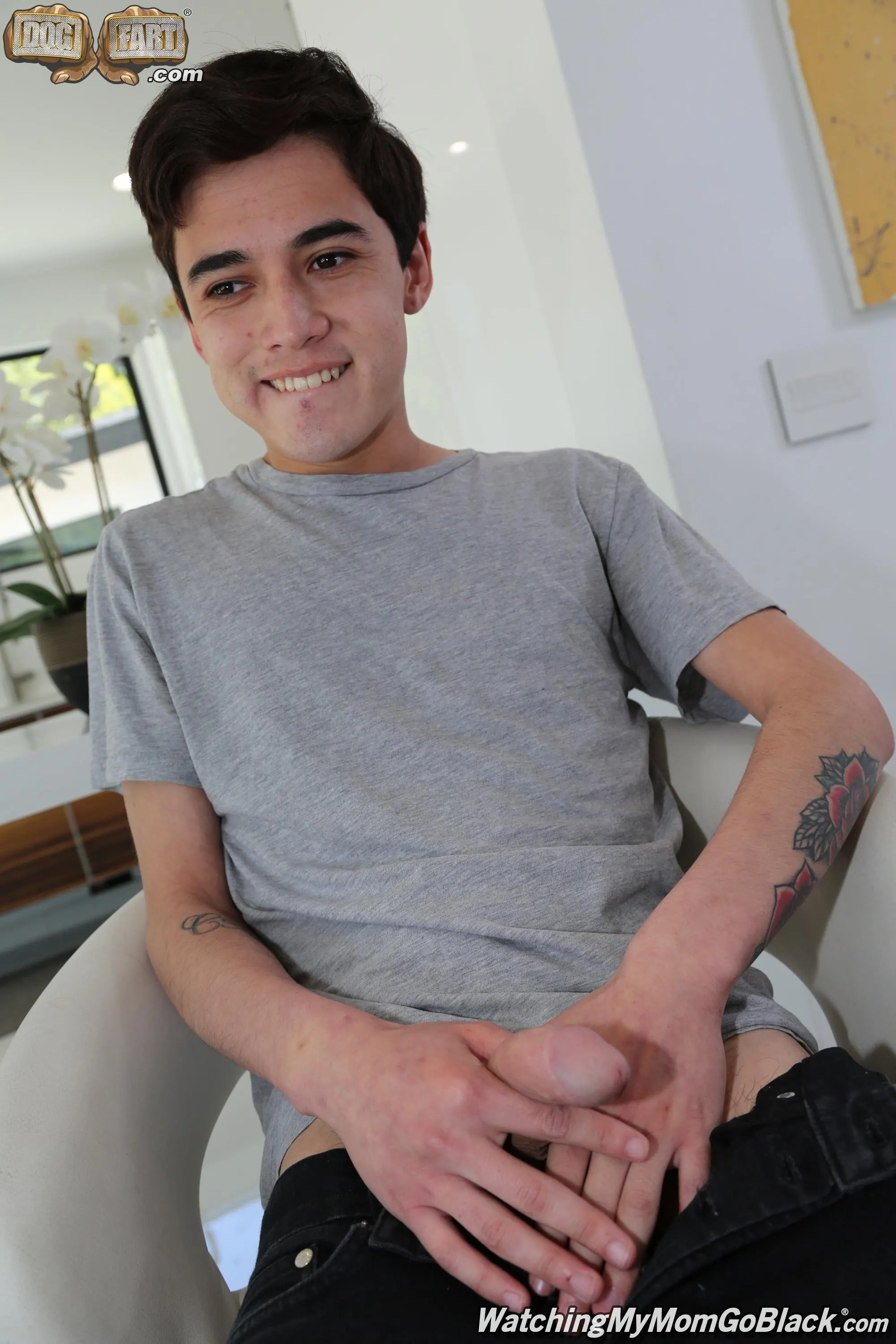 Carmen Valentina in '- Watching My Mom Go Black' from 'Dogfart' (Photo 10) Dogfart '- Watching My Mom Go Black' starring Carmen Valentina (Photo 10)