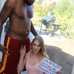 Chloe Scott en 'Dogfart' - Blacks On Blondes (Miniatura 1)