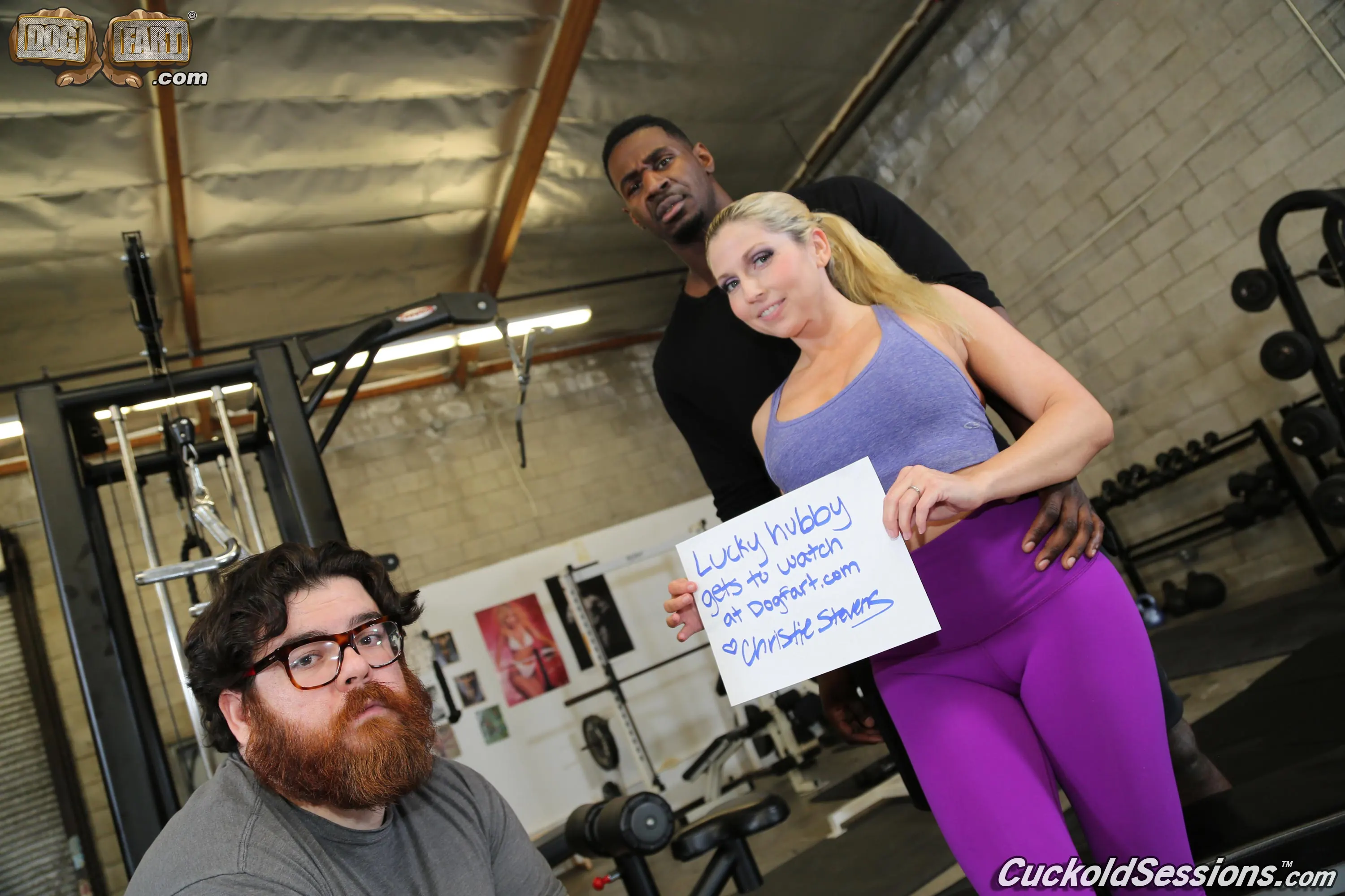 Dogfart '- Cuckold Sessions - Scene 2' protagonizando Christie Stevens (foto 1)