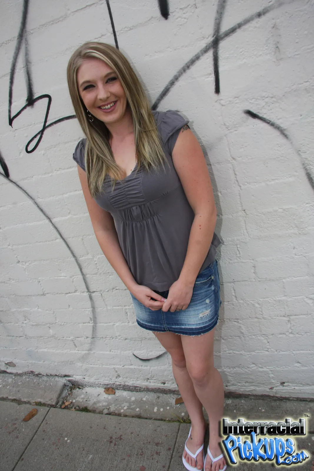 Christien en '- Interracial Pickups' from 'Dogfart' (foto 1) Dogfart '- Interracial Pickups' protagonizando Christien (foto 1)