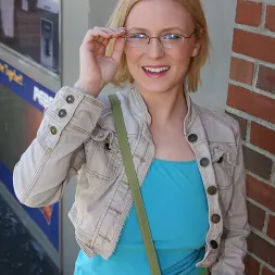 Clara Beau in - Glory Hole (Photo 2) Clara Beau in 'Dogfart' - Glory Hole (Thumbnail 2)