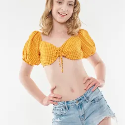 Daisy Bean in - Blacks On Blondes (Photo 5) Daisy Bean in 'Dogfart' - Blacks On Blondes (Thumbnail 5)