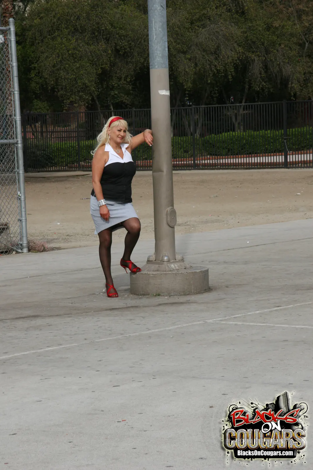 Dogfart '- Blacks On Cougars' protagonizando Dana Hayes (foto 2)