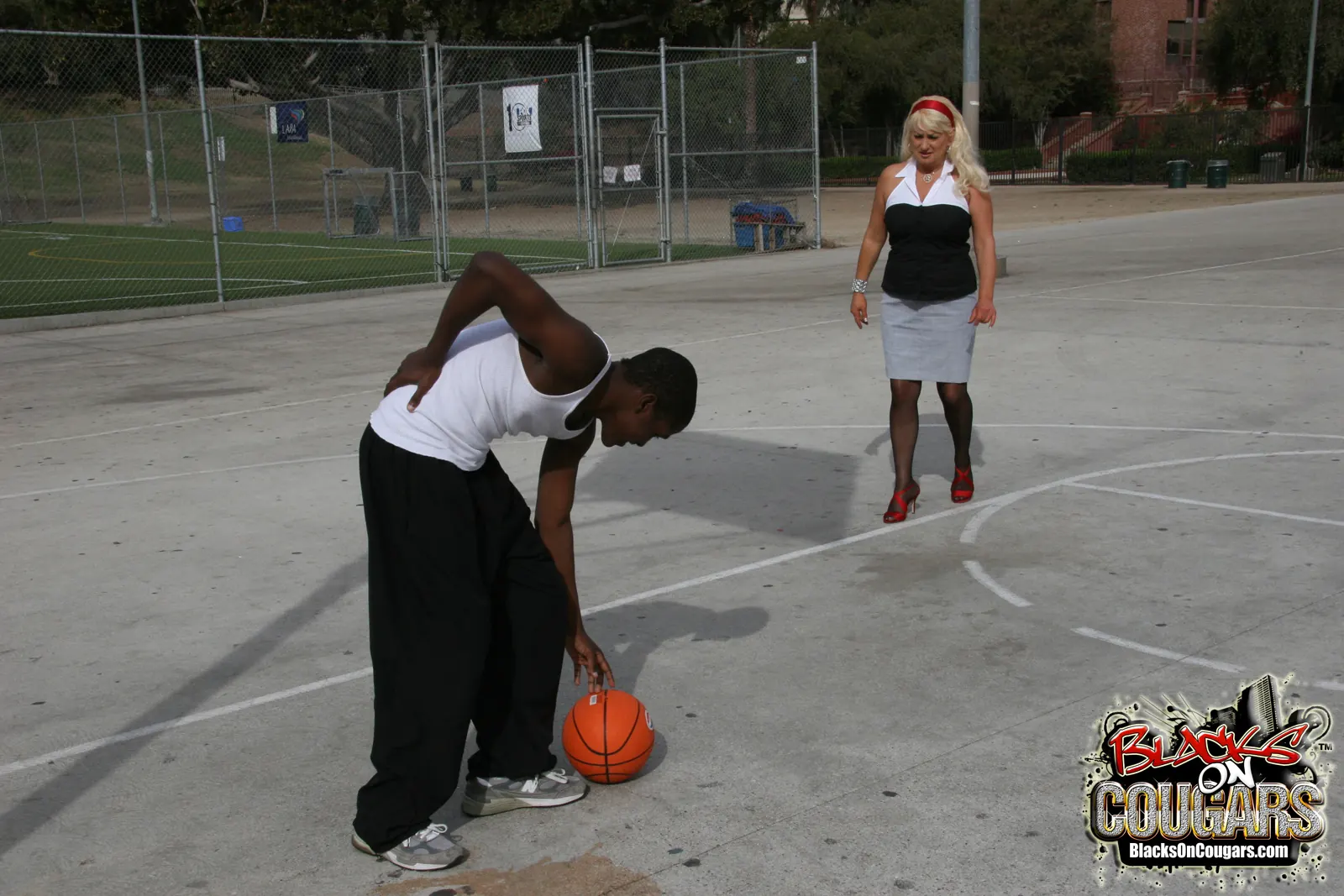 Dogfart '- Blacks On Cougars' protagonizando Dana Hayes (foto 3)