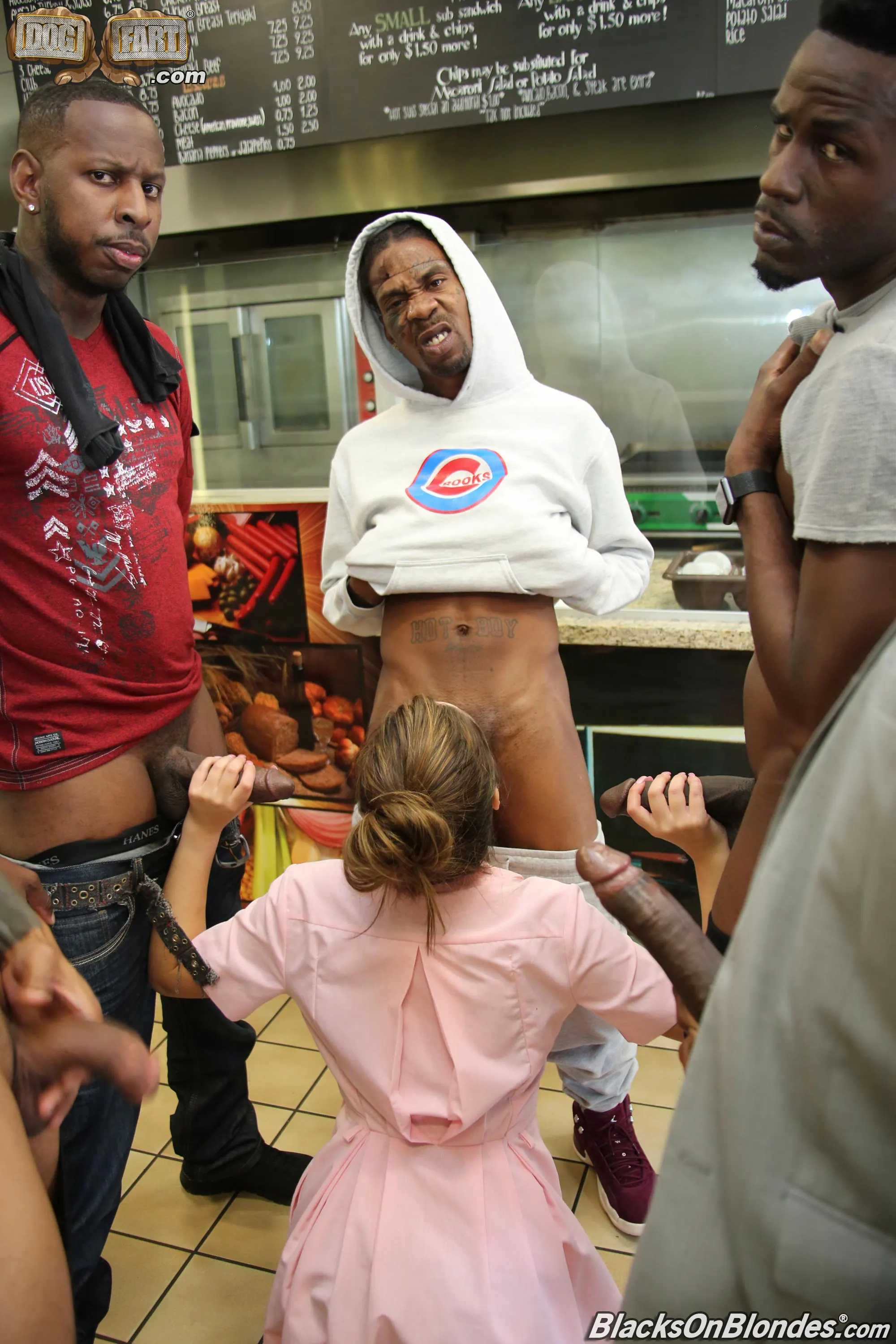 Dogfart '- Blacks On Blondes - Scene 2' protagonizando Elektra Rose (foto 10)