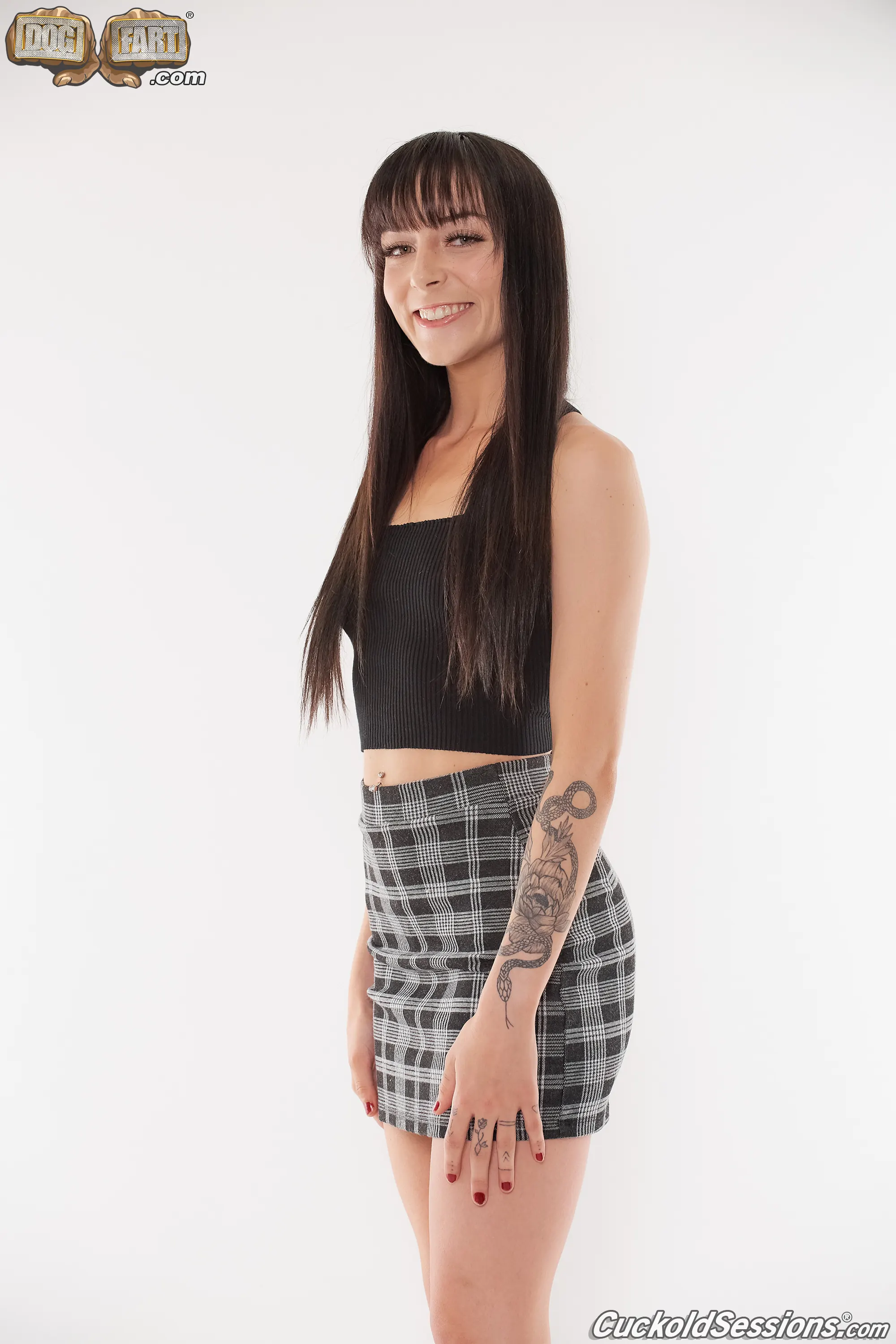 Dogfart '- Cuckold Sessions' protagonizando Emma Jade (foto 6)