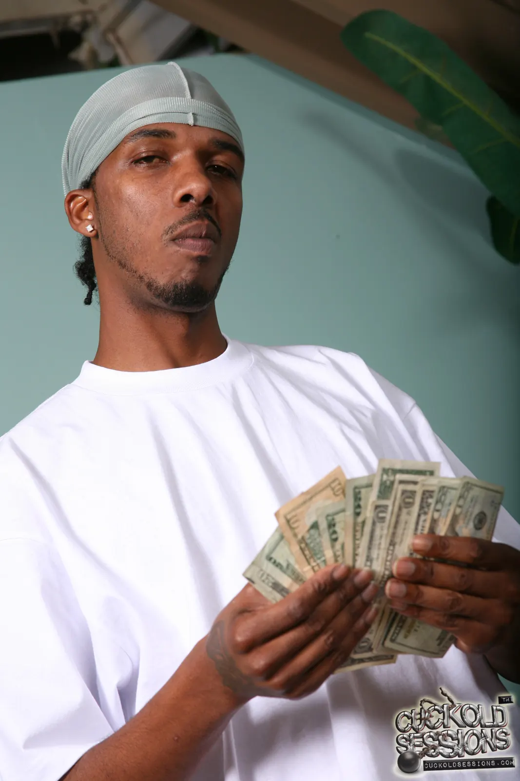 Dogfart '- Cuckold Sessions' starring Helly Mae Hellfire (Photo 3)