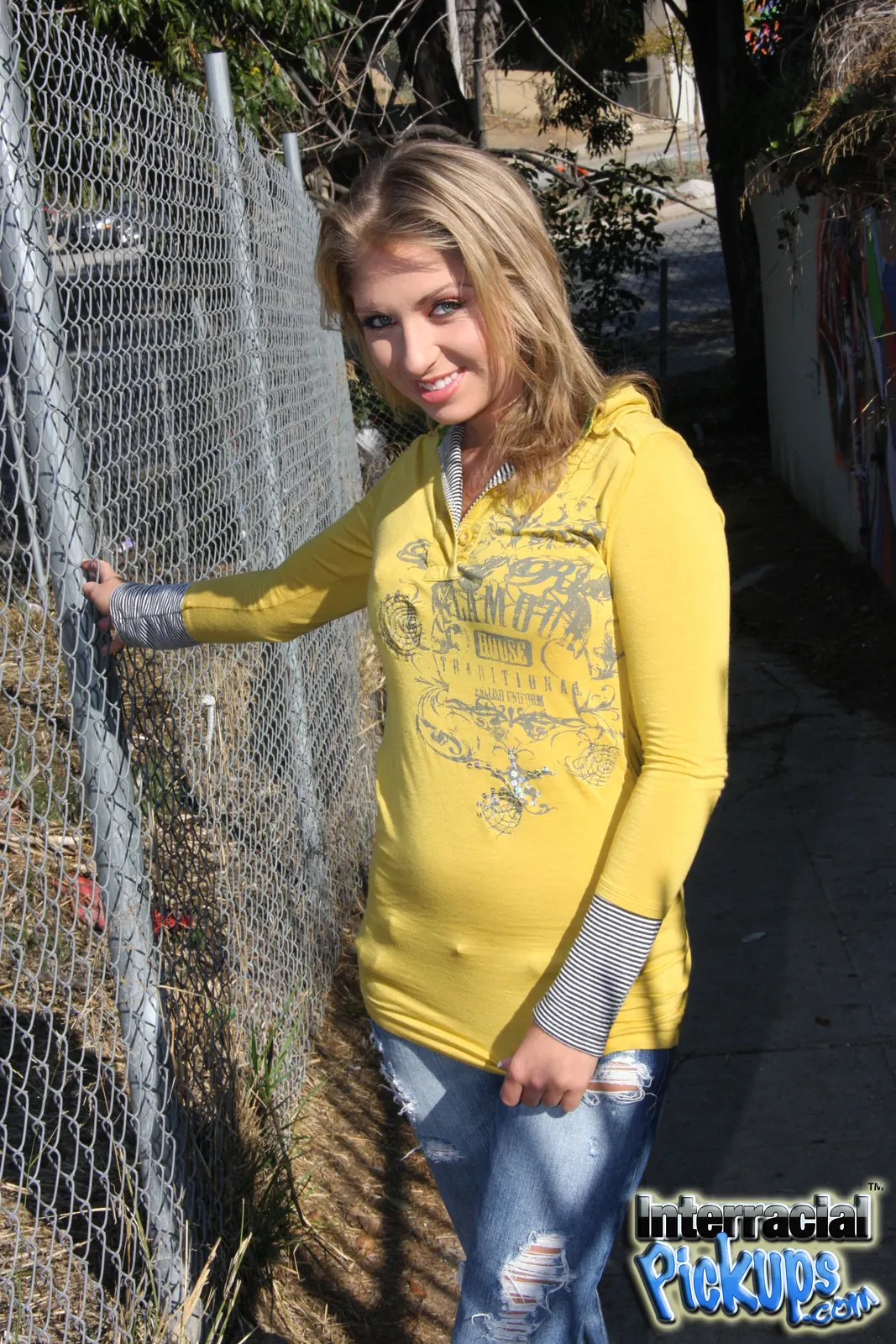 Dogfart '- Interracial Pickups' starring Jaelyn Fox (Photo 1)