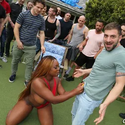 Jayden Starr en 'Dogfart' - Cumbang (Miniatura 7)