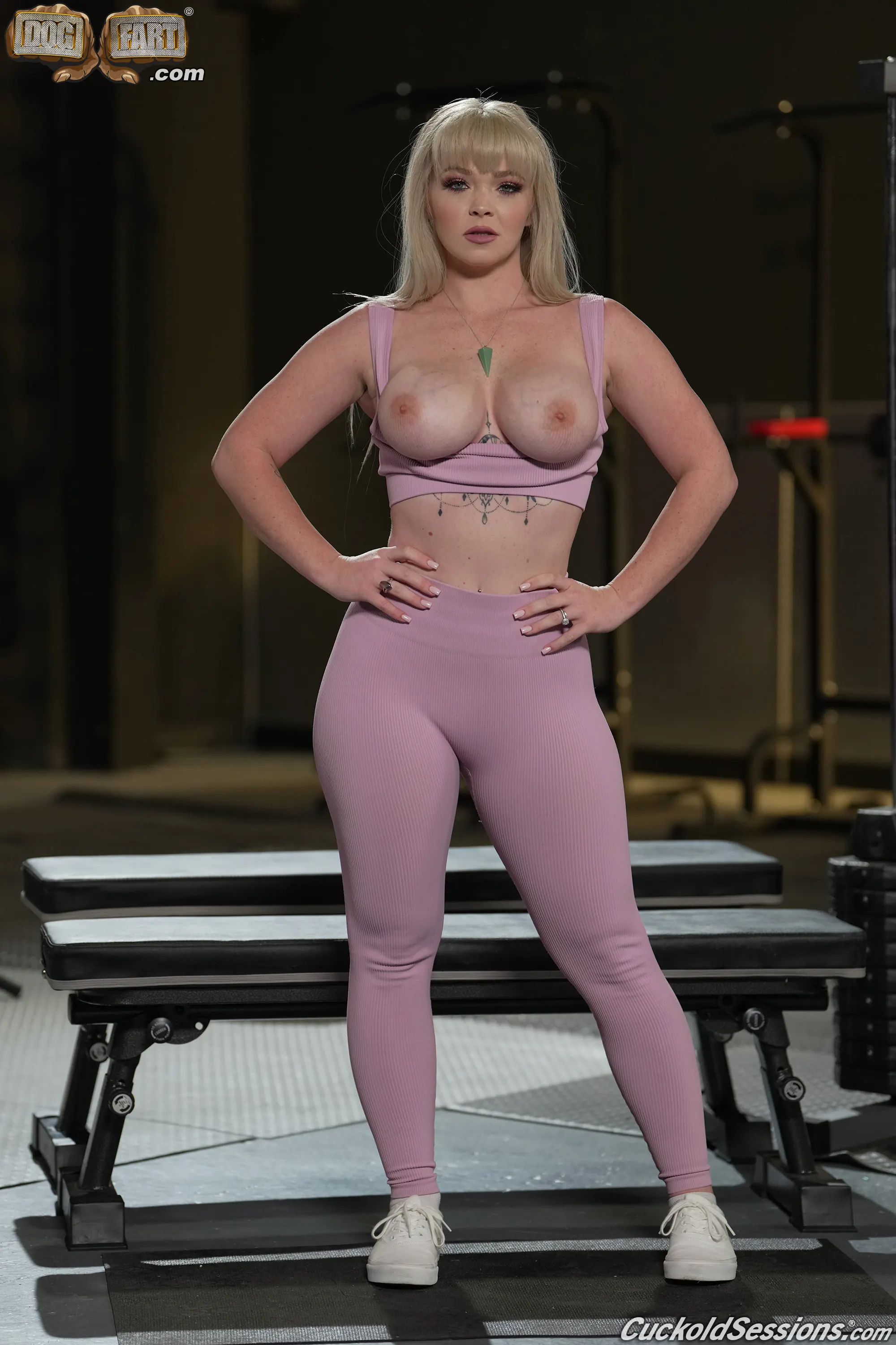 Dogfart '- Cuckold Sessions - Scene 2' protagonizando Kay Carter (foto 35)