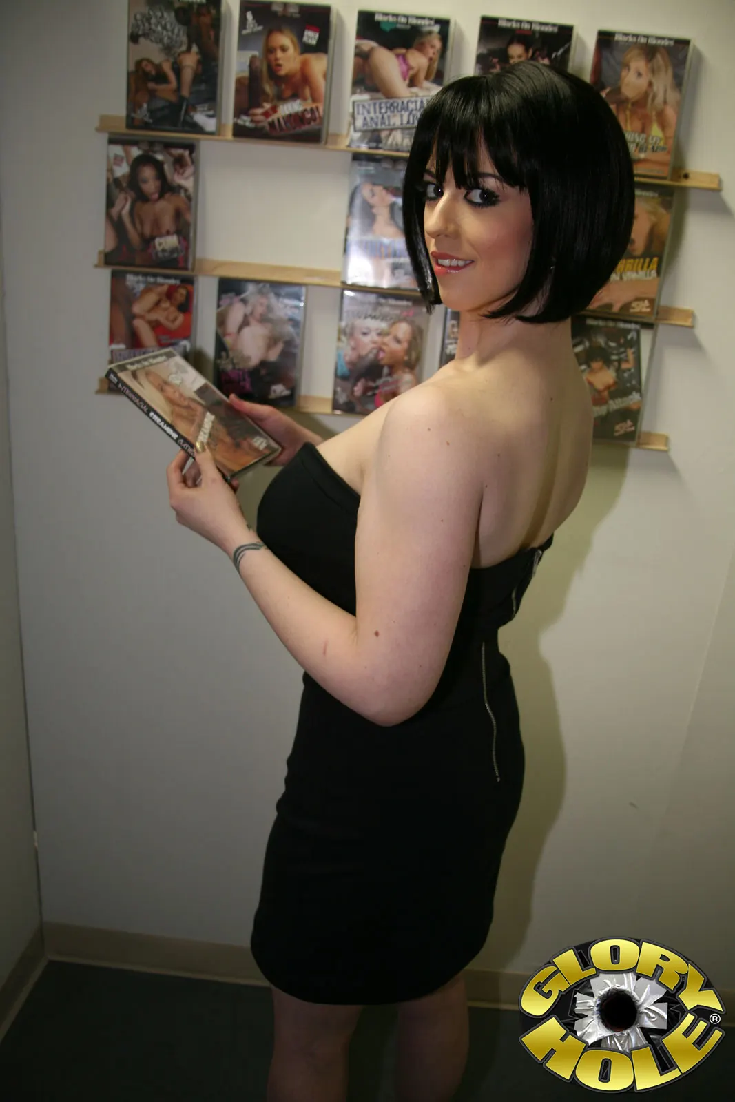 Dogfart '- Glory Hole' starring Larkin Love (Photo 1)