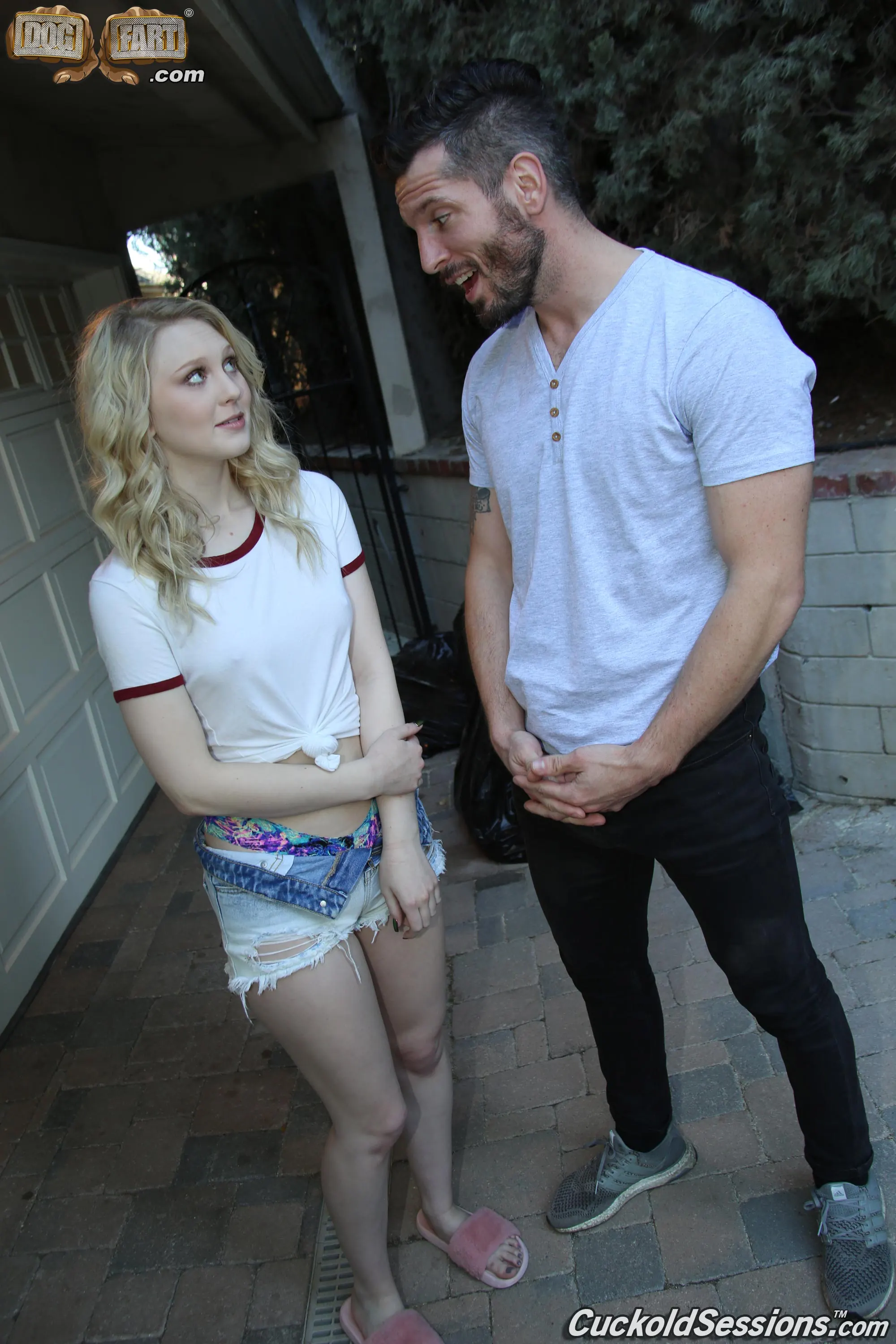 Lily Rader en '- Cuckold Sessions' from 'Dogfart' (foto 3) Dogfart '- Cuckold Sessions' protagonizando Lily Rader (foto 3)