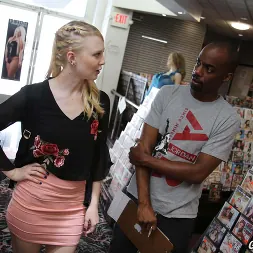 Lily Rader en 'Dogfart' - Glory Hole (Miniatura 2)