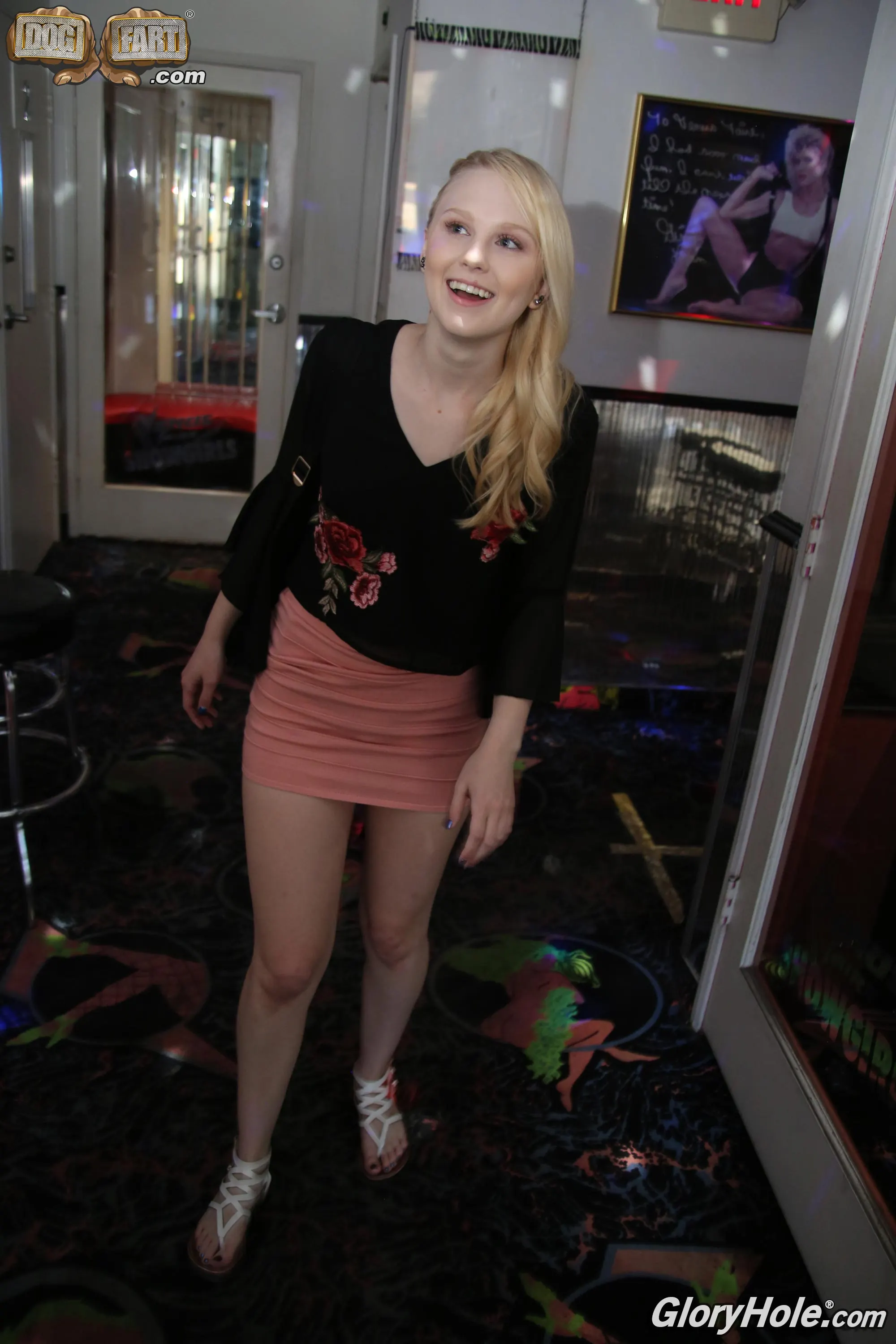 Dogfart '- Glory Hole' protagonizando Lily Rader (foto 7)