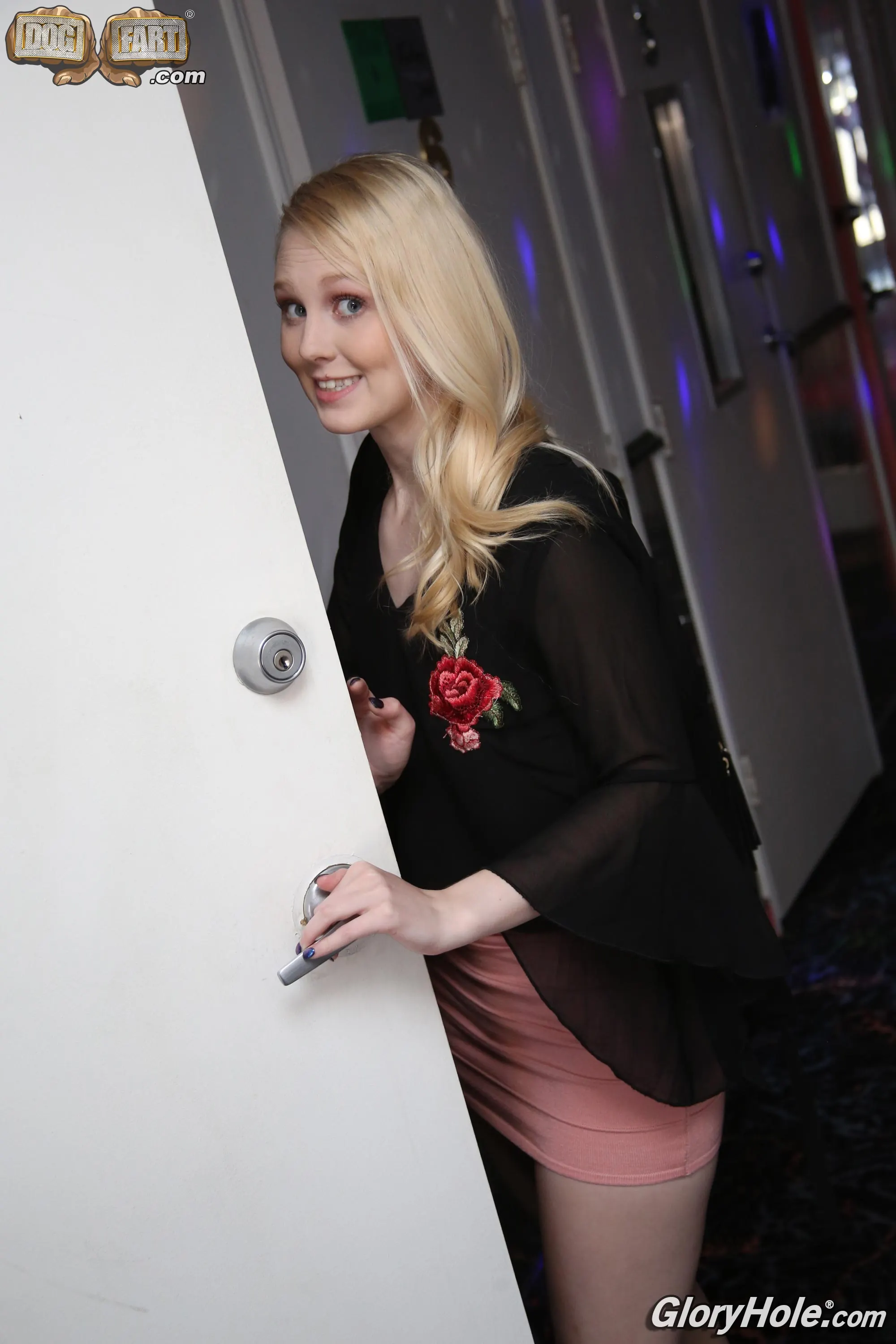 Dogfart '- Glory Hole' protagonizando Lily Rader (foto 8)