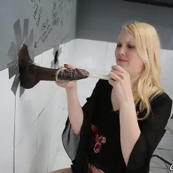 Lily Rader en 'Dogfart' - Glory Hole (Miniatura 16)