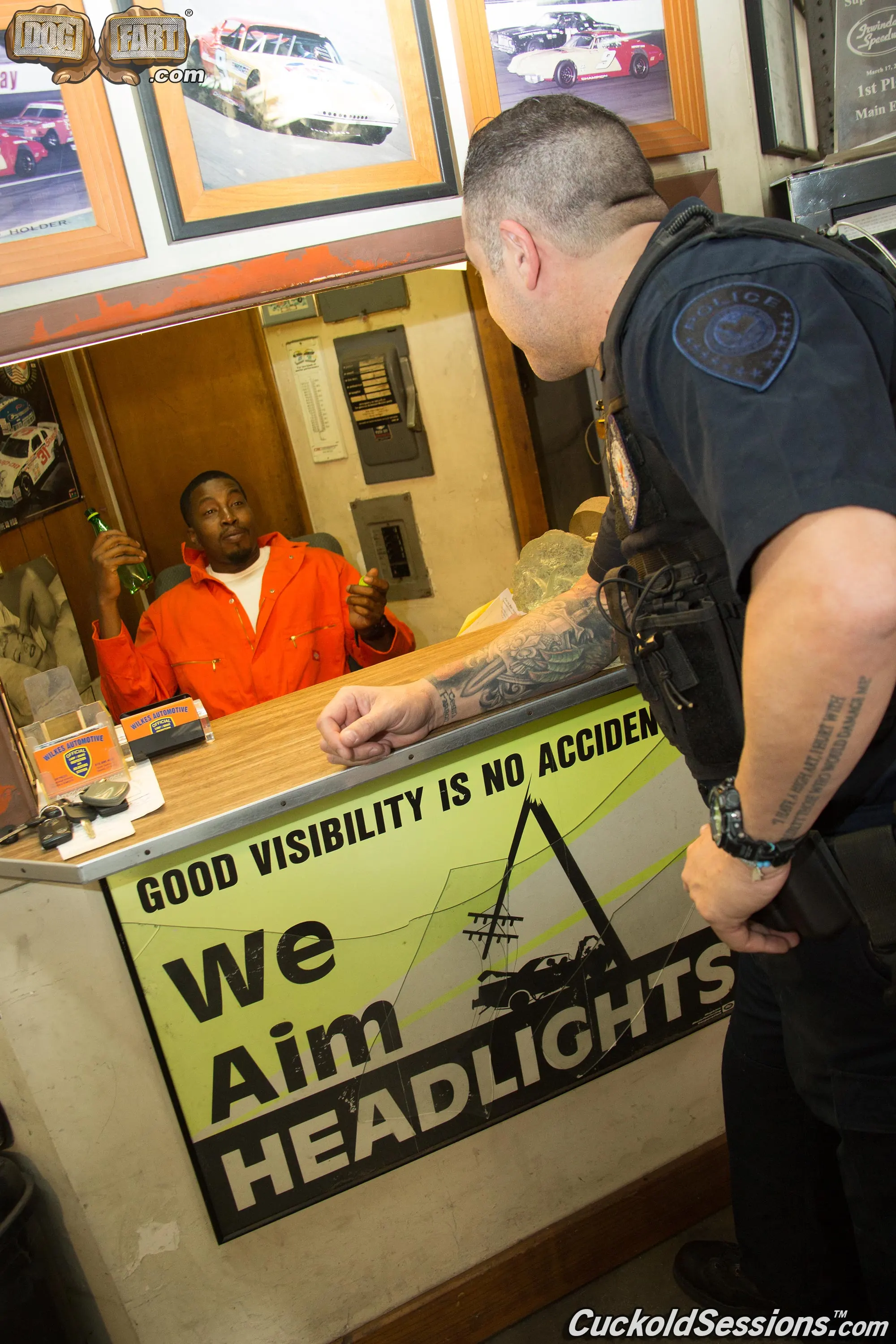 Dogfart '- Cuckold Sessions' protagonizando Mckenzie Lee (foto 1)