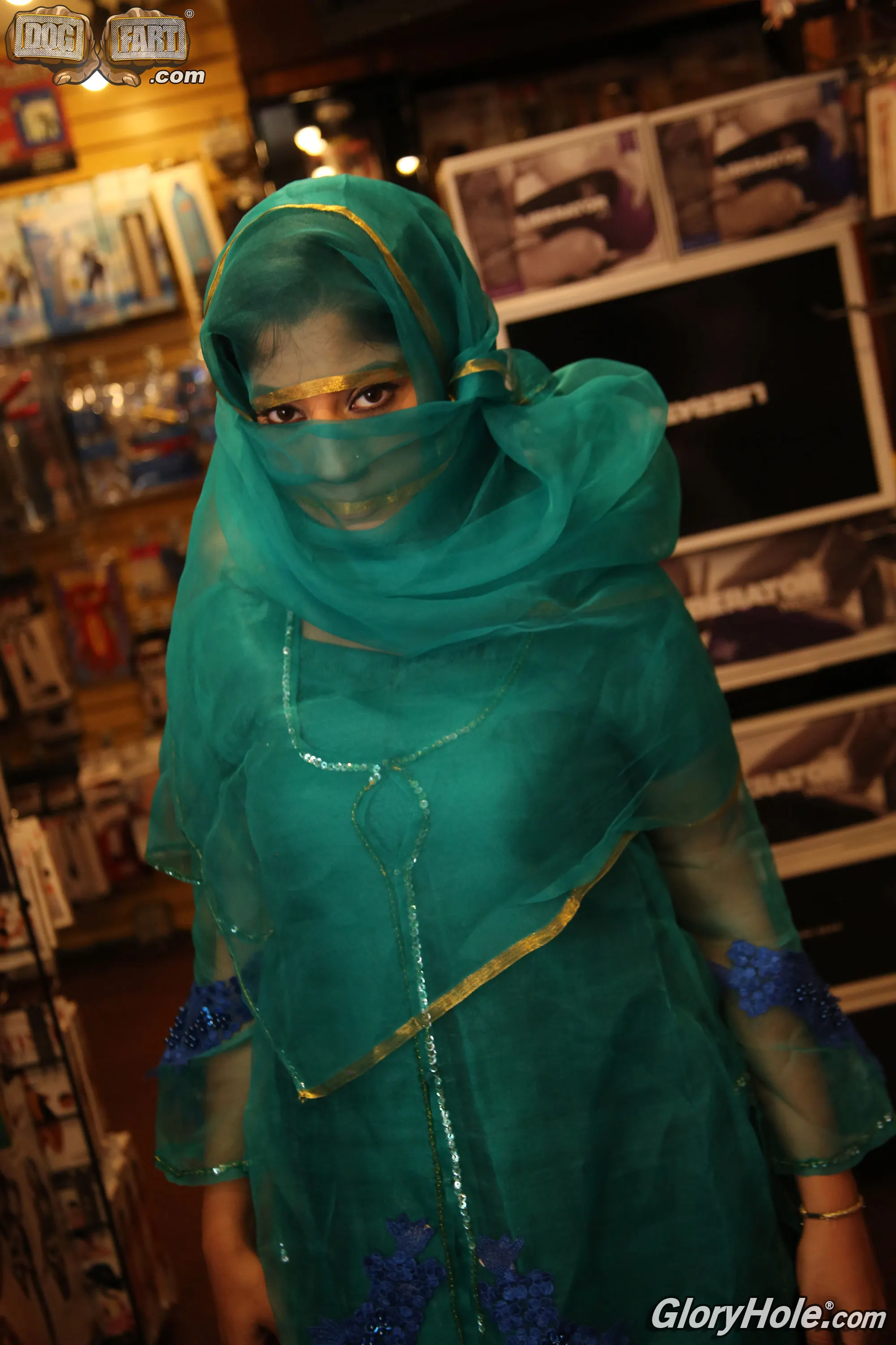 Dogfart '- Glory Hole' protagonizando Nadia Ali (foto 1)