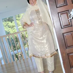 Nadia Ali en - Interracial Pickups (foto 3) Nadia Ali en 'Dogfart' - Interracial Pickups (Miniatura 3)