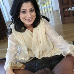 Nadia Ali en - Interracial Pickups (foto 10) Nadia Ali en 'Dogfart' - Interracial Pickups (Miniatura 10)