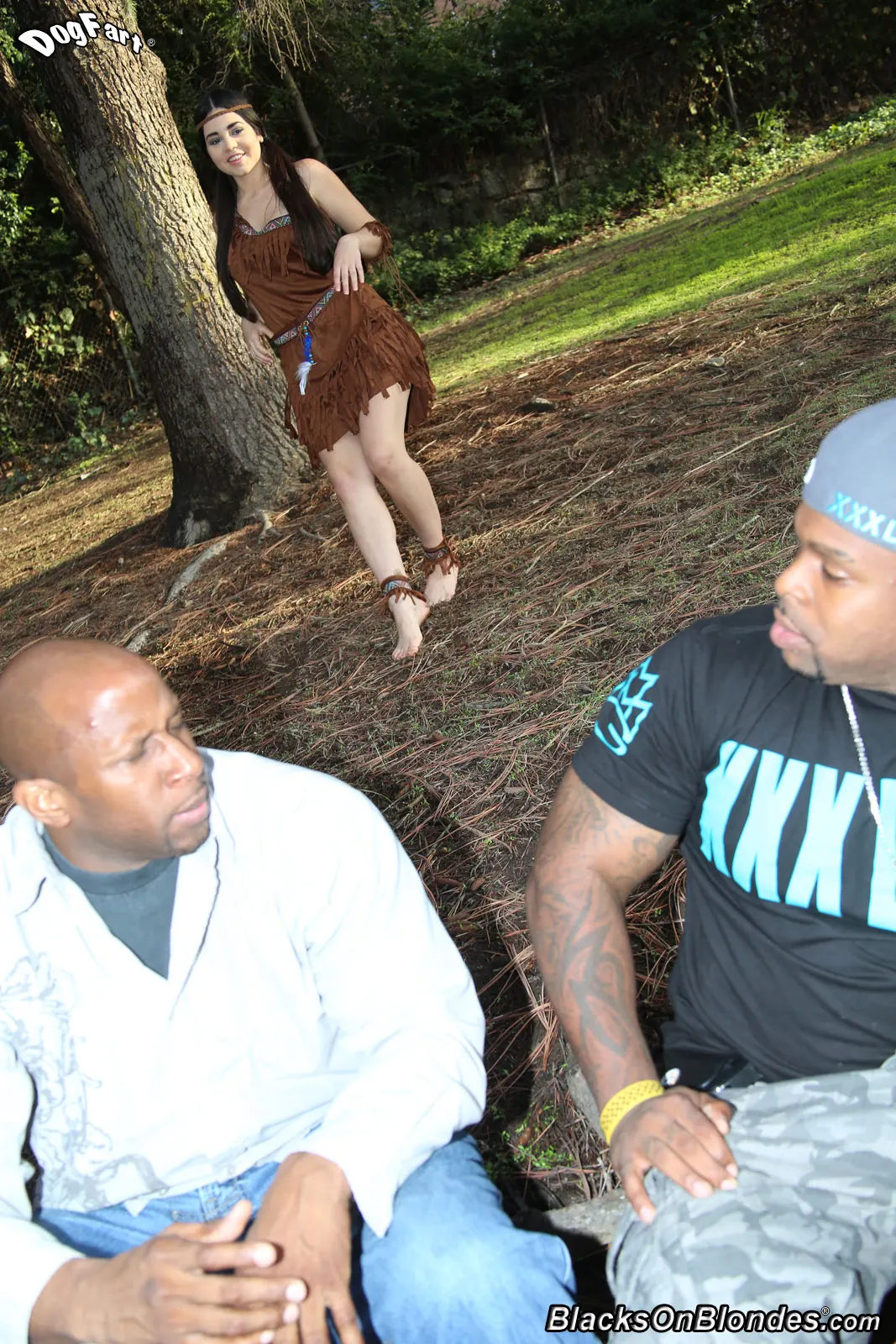 Dogfart '- Blacks On Blondes' protagonizando Nadine Sage (foto 1)