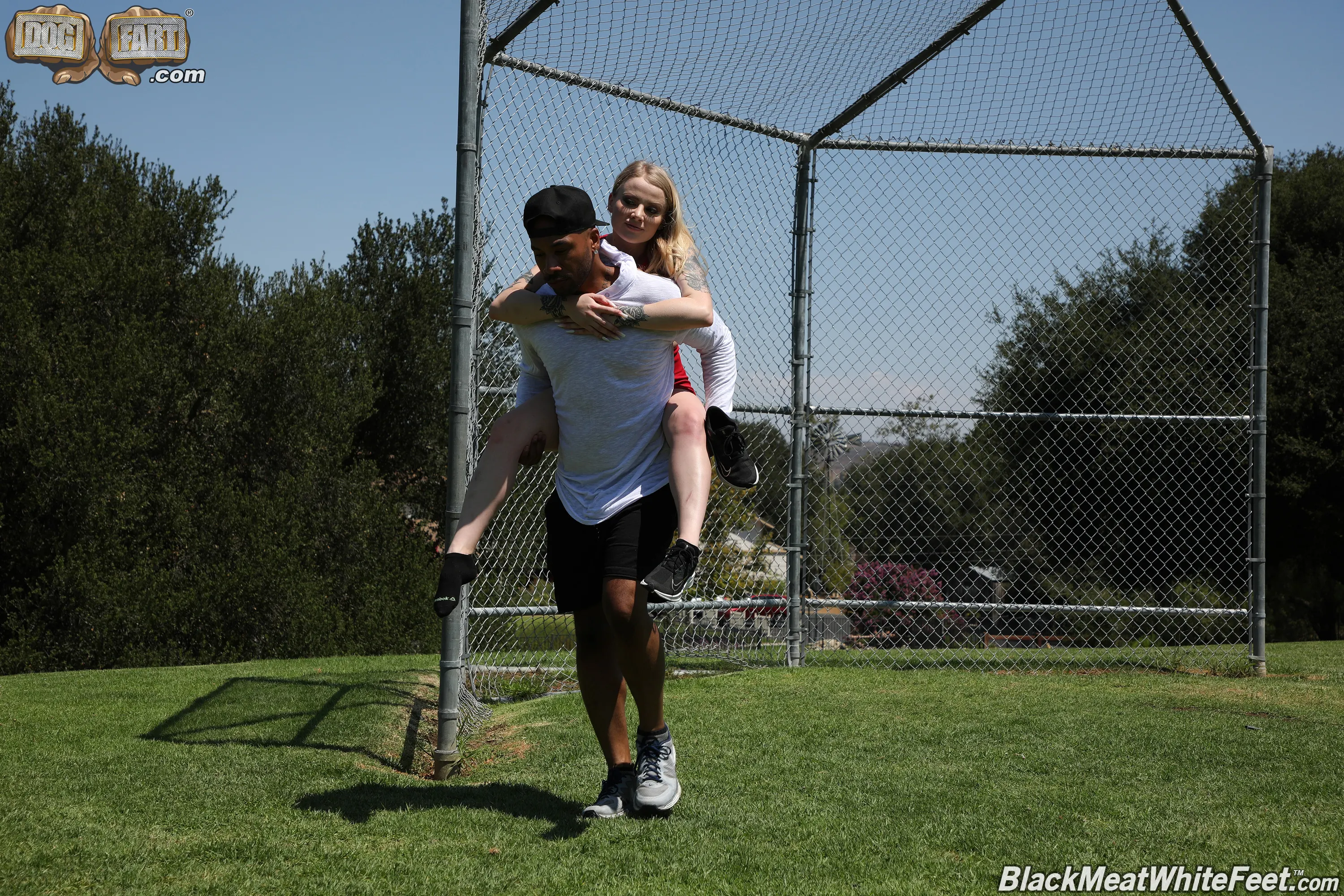 Dogfart '- Black Meat White Feet' starring Paris White (Photo 2)