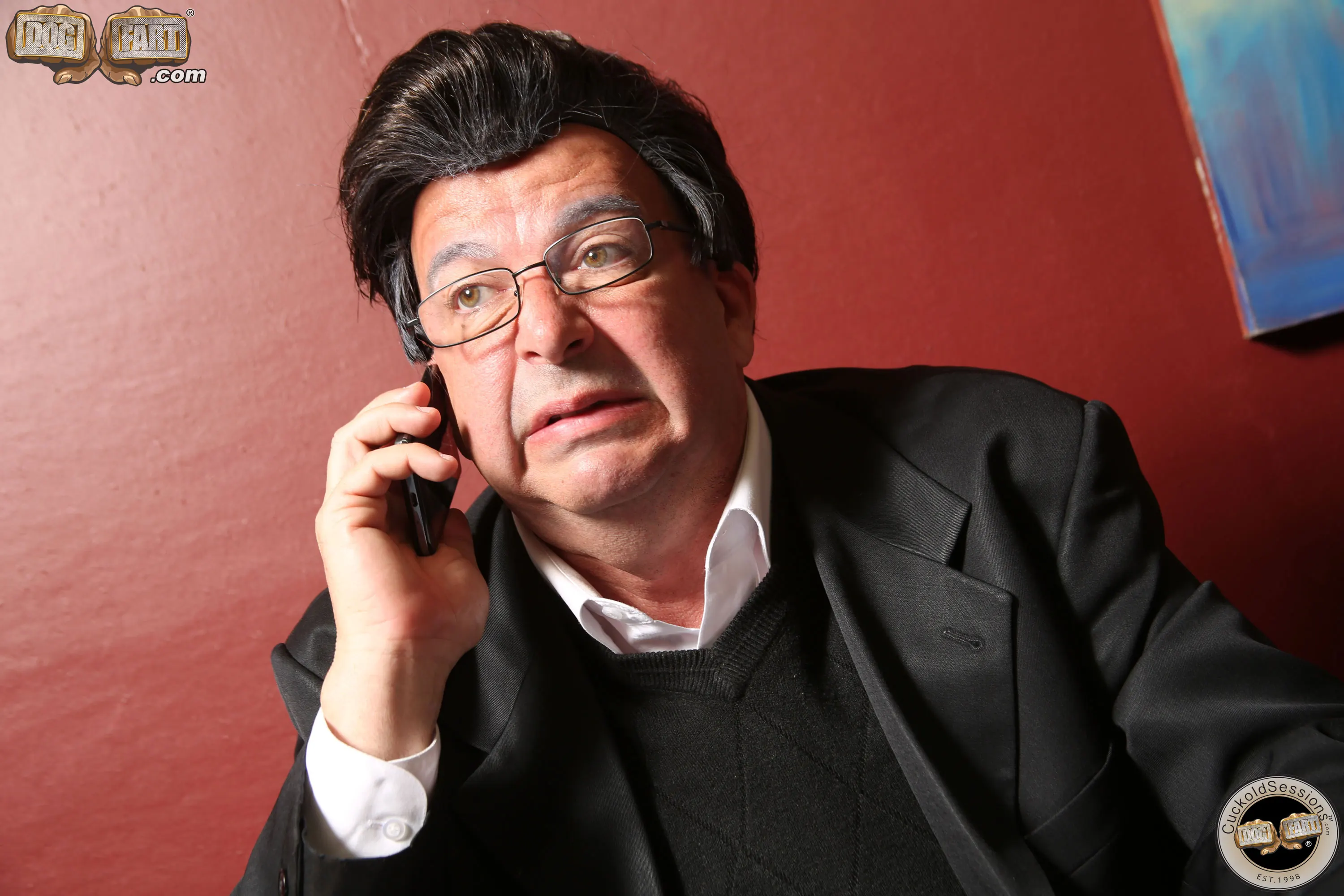 Raven Bay en 'and Nina Hartley - Cuckold Sessions' from 'Dogfart' (foto 3) Dogfart 'and Nina Hartley - Cuckold Sessions' protagonizando Raven Bay (foto 3)