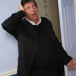 Raven Bay en 'Dogfart' and Nina Hartley - Cuckold Sessions (Miniatura 8)