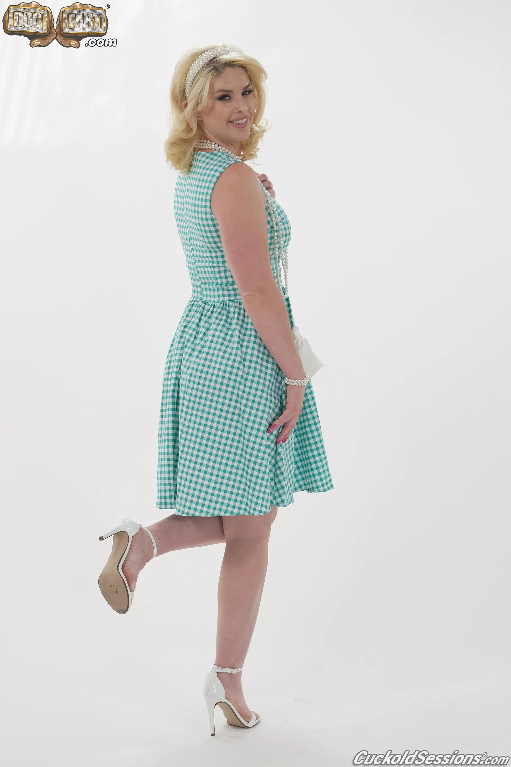 Riley Reign in '- Cuckold Sessions' from 'Dogfart' (Photo 24) Dogfart '- Cuckold Sessions' starring Riley Reign (Photo 24)