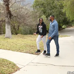 Sera Ryder en - Blacks On Blondes - Scene 2 (foto 104) Sera Ryder en 'Dogfart' - Blacks On Blondes - Scene 2 (Miniatura 104)