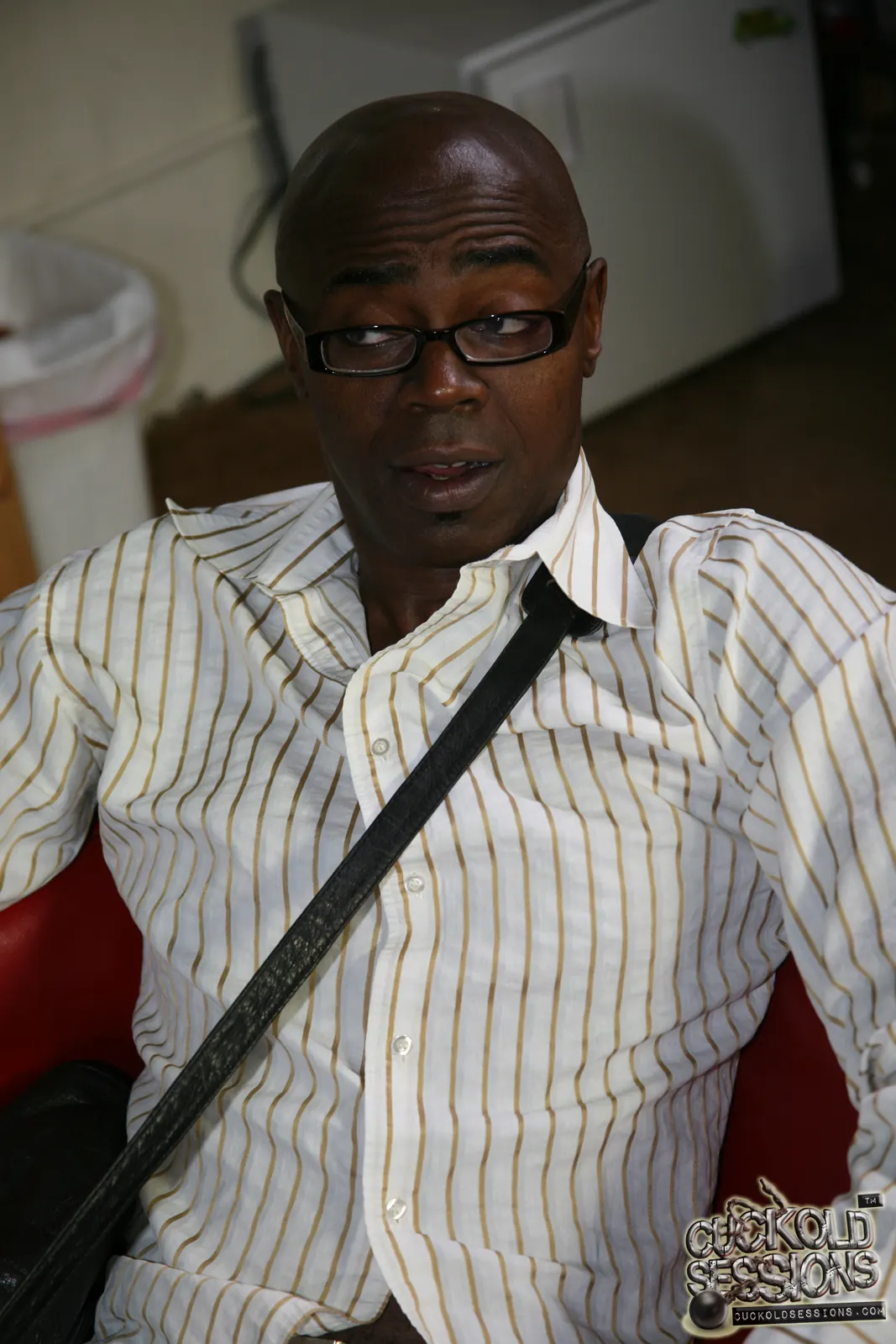 Dogfart '- Cuckold Sessions' protagonizando Tori Lux (foto 5)