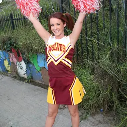 Tweety Valentine in - Interracial Blowbang (Photo 3) Tweety Valentine in 'Dogfart' - Interracial Blowbang (Thumbnail 3)