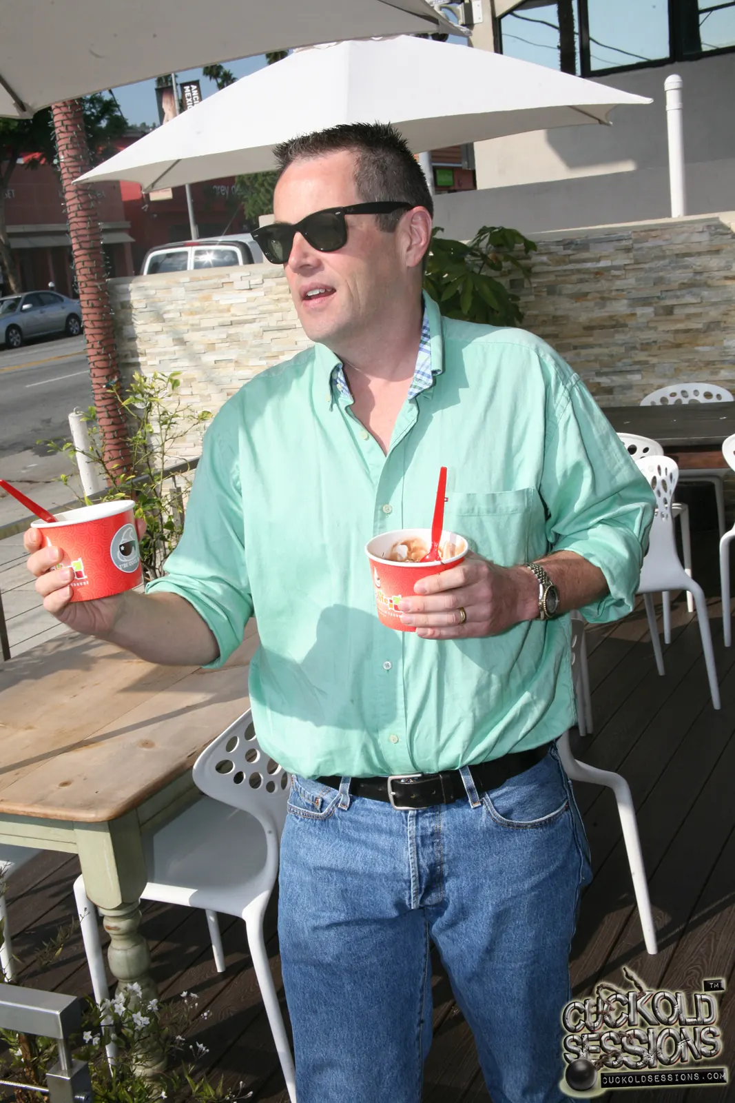 Dogfart '- Cuckold Sessions' protagonizando Violet Monroe (foto 5)